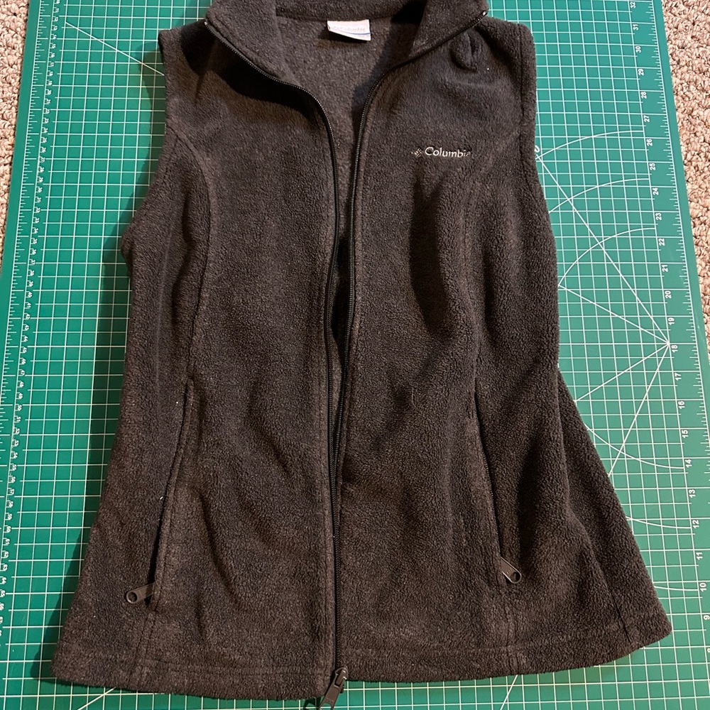 Columbia Black Fleece Vest with Gray Label Accent